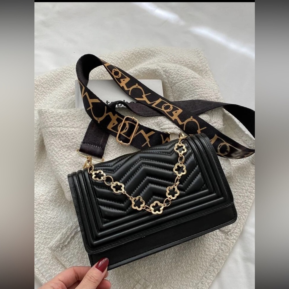 NWOT Black Mini Chevron Chain Decor Square Purse Crossbody Bag Sz Small